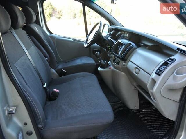 Зелений Рено Трафік, об'ємом двигуна 2 л та пробігом 354 тис. км за 8800 $, фото 23 на Automoto.ua