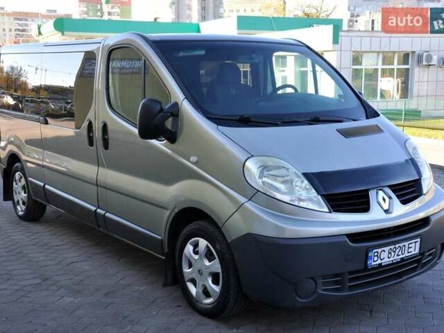 Зелений Рено Трафік, об'ємом двигуна 2 л та пробігом 354 тис. км за 8800 $, фото 5 на Automoto.ua