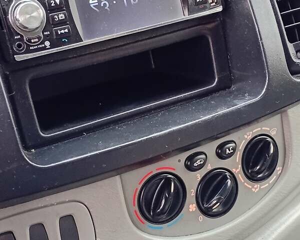 Зеленый Рено Трафик, объемом двигателя 2 л и пробегом 224 тыс. км за 9800 $, фото 7 на Automoto.ua