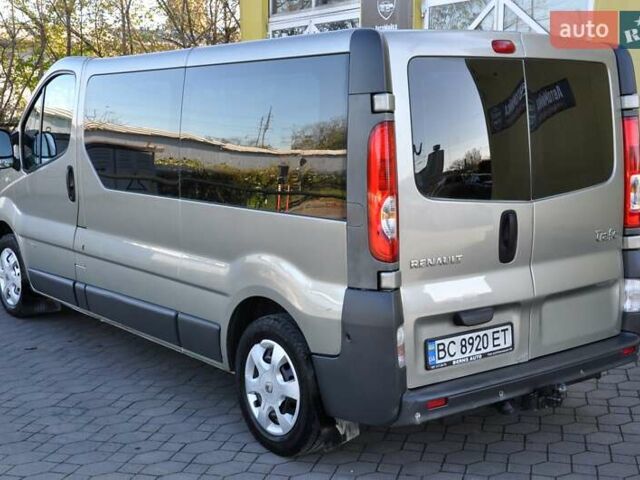 Зелений Рено Трафік, об'ємом двигуна 2 л та пробігом 354 тис. км за 8800 $, фото 11 на Automoto.ua