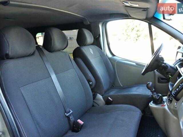 Зелений Рено Трафік, об'ємом двигуна 2 л та пробігом 354 тис. км за 8800 $, фото 24 на Automoto.ua