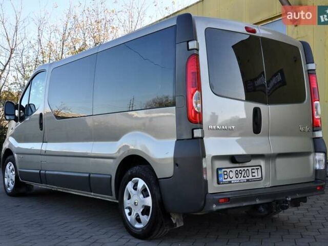 Зелений Рено Трафік, об'ємом двигуна 2 л та пробігом 354 тис. км за 8800 $, фото 12 на Automoto.ua