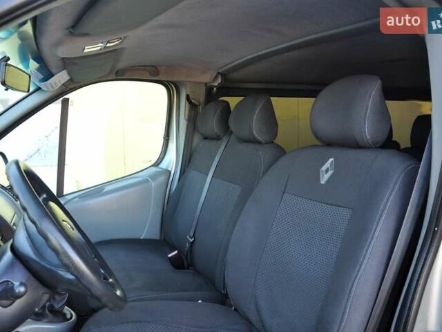 Зелений Рено Трафік, об'ємом двигуна 2 л та пробігом 354 тис. км за 8800 $, фото 17 на Automoto.ua