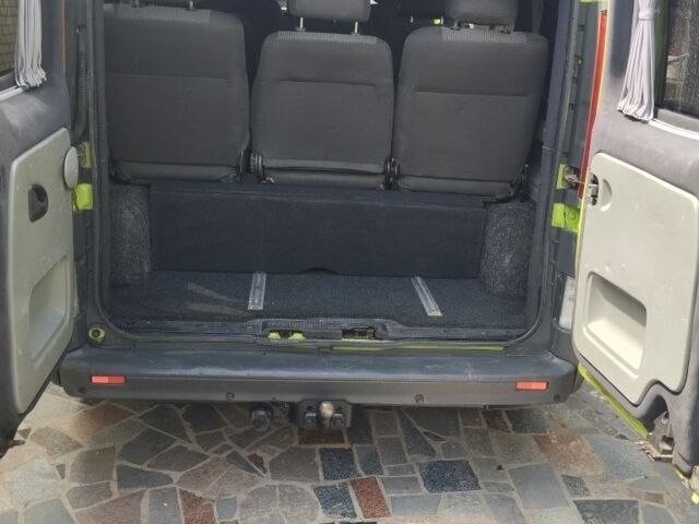 Зелений Рено Трафік, об'ємом двигуна 2 л та пробігом 400 тис. км за 8700 $, фото 9 на Automoto.ua