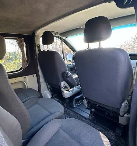 Рено Трафик 2009 в Бершаде на Automoto.ua Зеленый Рено Трафик, объемом двигателя 2 л и пробегом 413 тыс. км за 7963 $, фото 9 на Automoto.ua