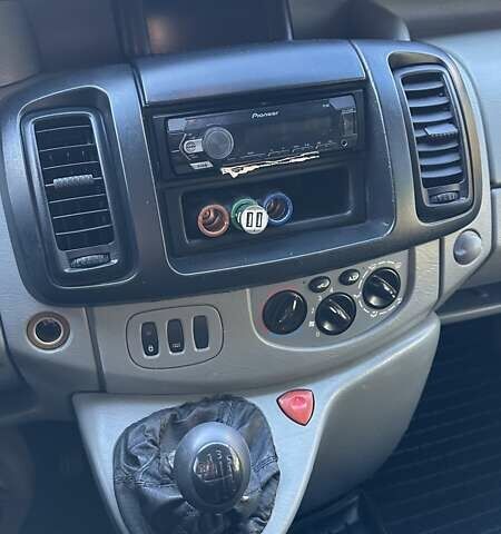 Рено Трафик 2009 в Бершаде на Automoto.ua Зеленый Рено Трафик, объемом двигателя 2 л и пробегом 413 тыс. км за 7963 $, фото 22 на Automoto.ua