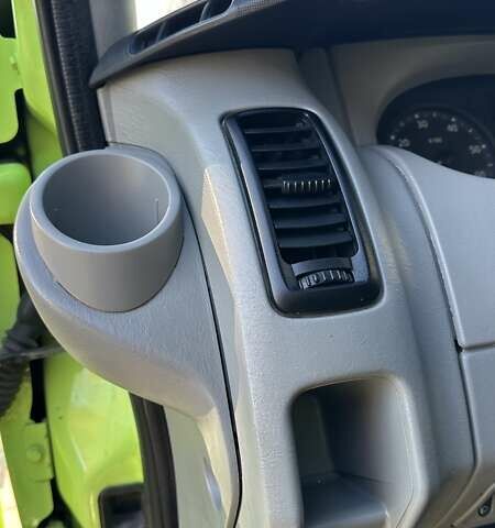 Рено Трафик 2009 в Бершаде на Automoto.ua Зеленый Рено Трафик, объемом двигателя 2 л и пробегом 413 тыс. км за 7963 $, фото 15 на Automoto.ua