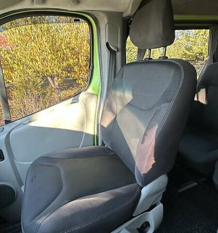 Рено Трафик 2009 в Бершаде на Automoto.ua Зеленый Рено Трафик, объемом двигателя 2 л и пробегом 413 тыс. км за 7963 $, фото 17 на Automoto.ua