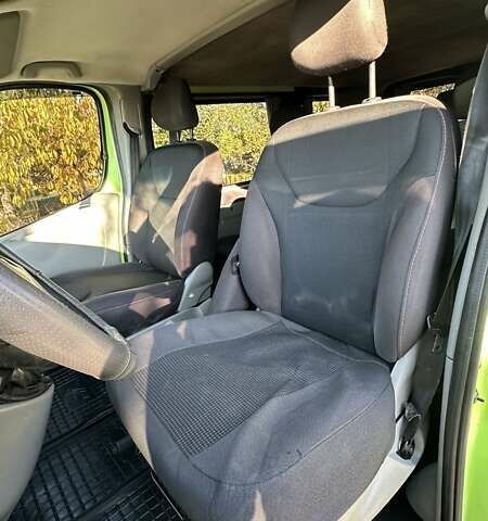 Рено Трафик 2009 в Бершаде на Automoto.ua Зеленый Рено Трафик, объемом двигателя 2 л и пробегом 413 тыс. км за 7963 $, фото 12 на Automoto.ua