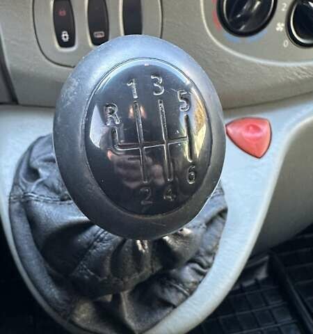 Рено Трафик 2009 в Бершаде на Automoto.ua Зеленый Рено Трафик, объемом двигателя 2 л и пробегом 413 тыс. км за 7963 $, фото 20 на Automoto.ua