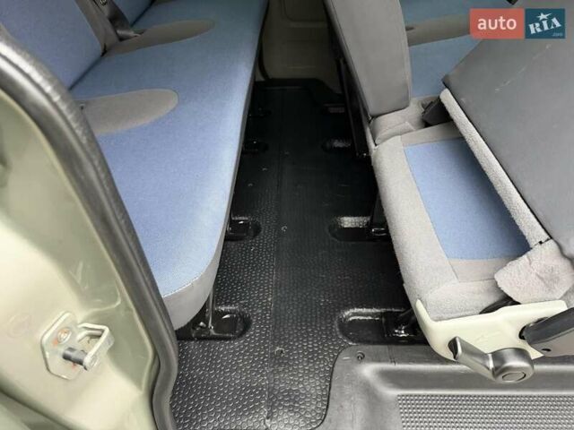 Зеленый Рено Трафик, объемом двигателя 2 л и пробегом 258 тыс. км за 14950 $, фото 45 на Automoto.ua