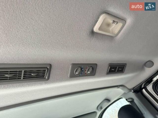 Зеленый Рено Трафик, объемом двигателя 2 л и пробегом 258 тыс. км за 14950 $, фото 52 на Automoto.ua