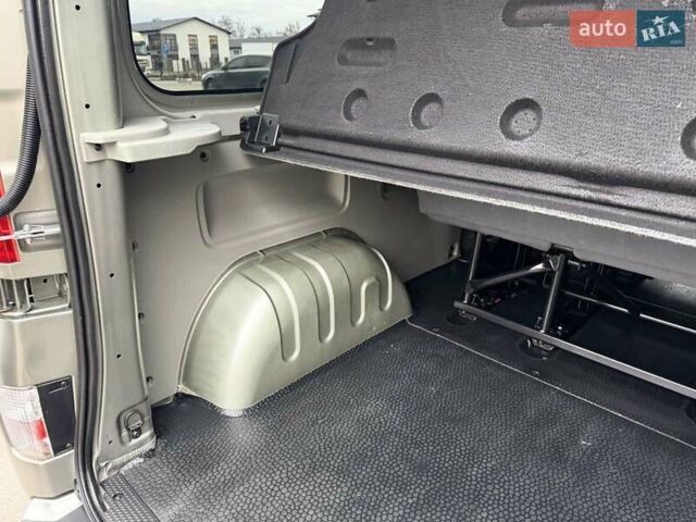 Зеленый Рено Трафик, объемом двигателя 2 л и пробегом 258 тыс. км за 14950 $, фото 35 на Automoto.ua