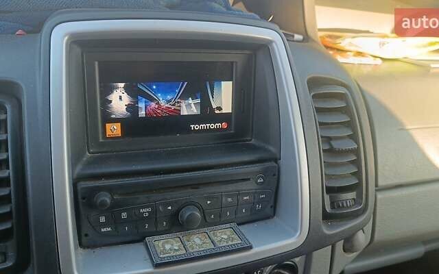 Зелений Рено Трафік, об'ємом двигуна 2 л та пробігом 345 тис. км за 9665 $, фото 6 на Automoto.ua