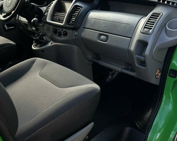 Зеленый Рено Трафик, объемом двигателя 2 л и пробегом 173 тыс. км за 14900 $, фото 7 на Automoto.ua