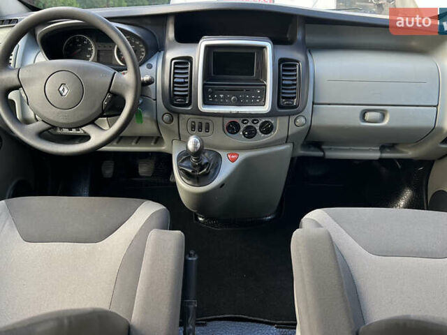 Зеленый Рено Трафик, объемом двигателя 2 л и пробегом 173 тыс. км за 14900 $, фото 6 на Automoto.ua