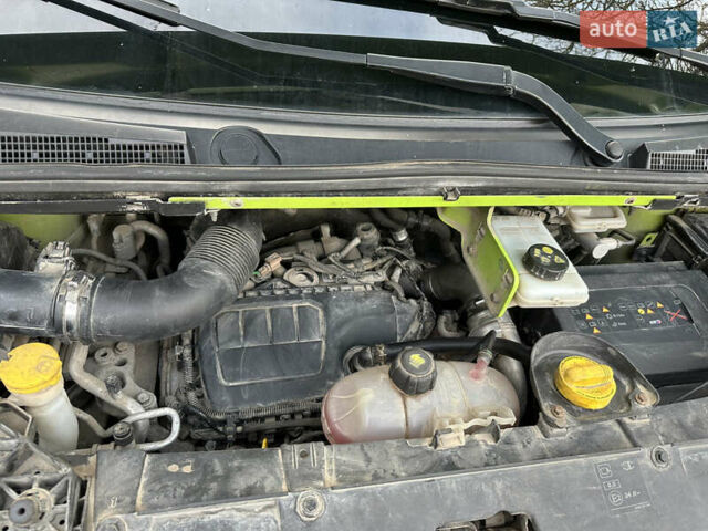 Зеленый Рено Трафик, объемом двигателя 1.6 л и пробегом 324 тыс. км за 14900 $, фото 16 на Automoto.ua