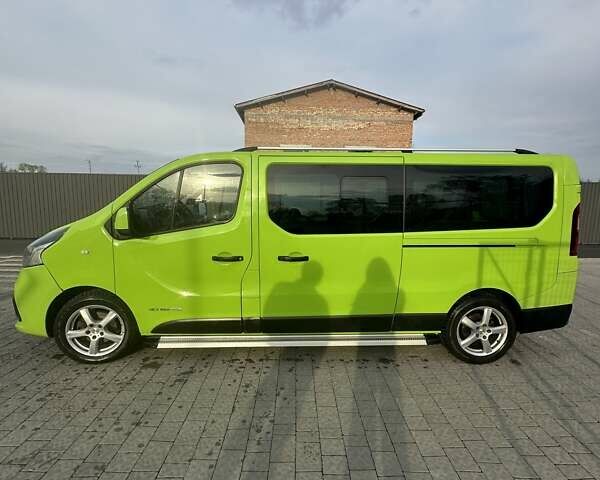 Зеленый Рено Трафик, объемом двигателя 1.6 л и пробегом 324 тыс. км за 14900 $, фото 2 на Automoto.ua