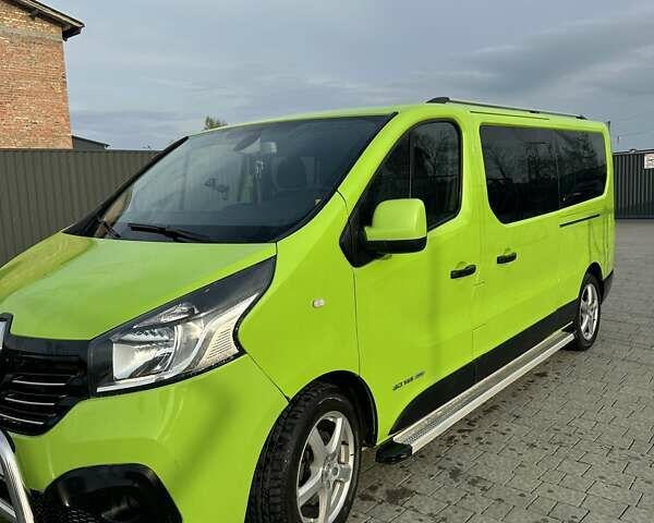 Зеленый Рено Трафик, объемом двигателя 1.6 л и пробегом 324 тыс. км за 14900 $, фото 1 на Automoto.ua