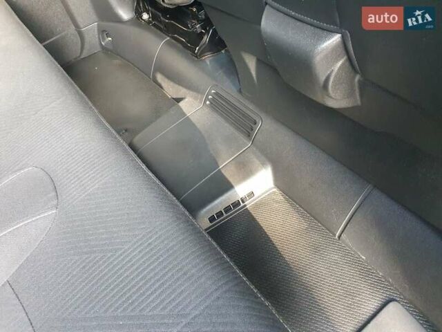 Зеленый Рено Трафик, объемом двигателя 1.6 л и пробегом 230 тыс. км за 15999 $, фото 13 на Automoto.ua