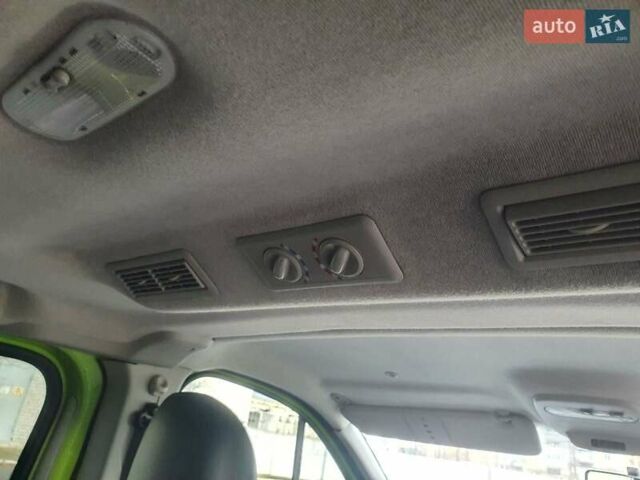 Зеленый Рено Трафик, объемом двигателя 1.6 л и пробегом 230 тыс. км за 15999 $, фото 11 на Automoto.ua