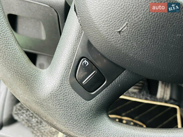 Зеленый Рено Трафик, объемом двигателя 1.6 л и пробегом 178 тыс. км за 19900 $, фото 25 на Automoto.ua