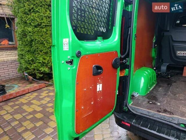 Зеленый Рено Трафик, объемом двигателя 1.6 л и пробегом 178 тыс. км за 19900 $, фото 46 на Automoto.ua
