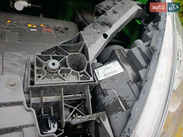 Зеленый Рено Трафик, объемом двигателя 1.6 л и пробегом 178 тыс. км за 19900 $, фото 54 на Automoto.ua