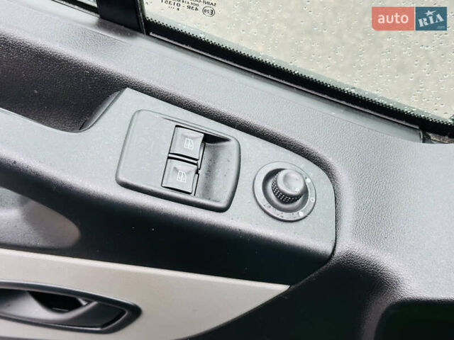 Зеленый Рено Трафик, объемом двигателя 1.6 л и пробегом 178 тыс. км за 19900 $, фото 22 на Automoto.ua