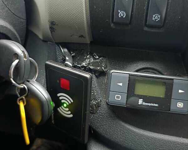 Зеленый Рено Трафик, объемом двигателя 1.6 л и пробегом 178 тыс. км за 19900 $, фото 55 на Automoto.ua