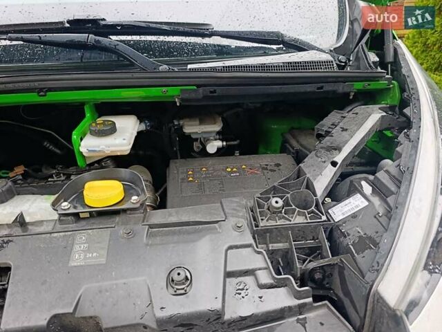 Зеленый Рено Трафик, объемом двигателя 1.6 л и пробегом 178 тыс. км за 19900 $, фото 51 на Automoto.ua