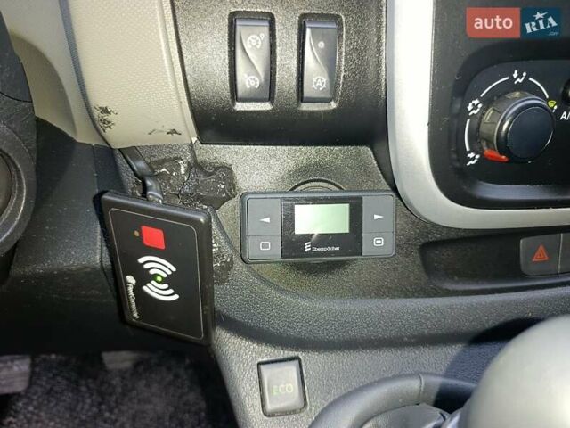 Зеленый Рено Трафик, объемом двигателя 1.6 л и пробегом 178 тыс. км за 19900 $, фото 23 на Automoto.ua