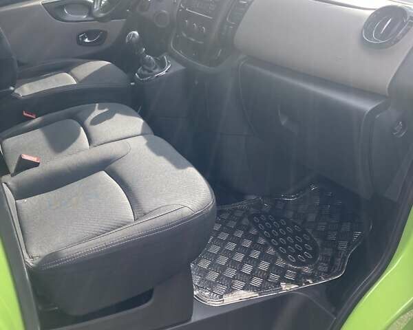 Зелений Рено Трафік, об'ємом двигуна 1.6 л та пробігом 230 тис. км за 16000 $, фото 15 на Automoto.ua