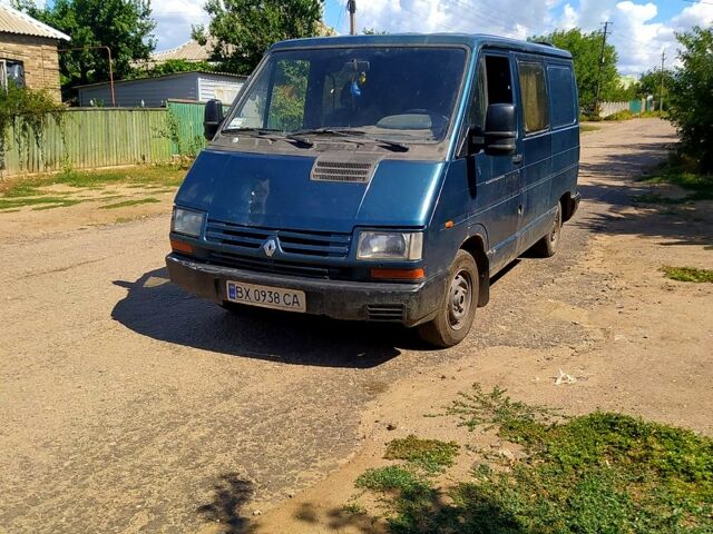 Зелений Рено Трафік, об'ємом двигуна 2.4 л та пробігом 400 тис. км за 800 $, фото 2 на Automoto.ua