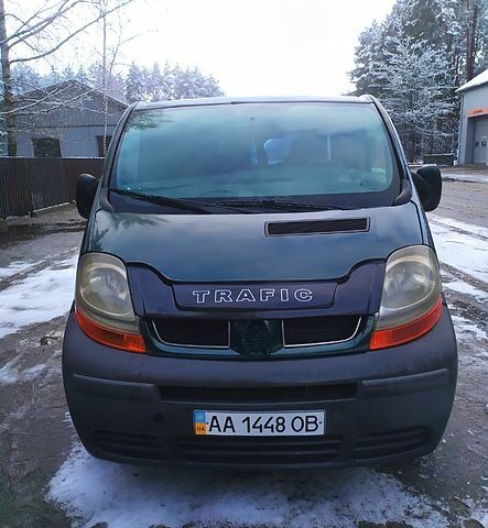 Зелений Рено Трафік, об'ємом двигуна 1.9 л та пробігом 320 тис. км за 5500 $, фото 6 на Automoto.ua
