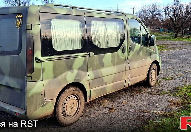 Зеленый Рено Трафик, объемом двигателя 1.9 л и пробегом 363 тыс. км за 6200 $, фото 3 на Automoto.ua