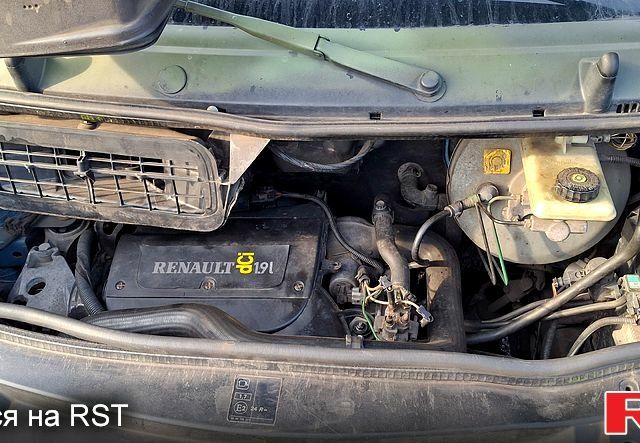 Зеленый Рено Трафик, объемом двигателя 1.9 л и пробегом 363 тыс. км за 6200 $, фото 4 на Automoto.ua