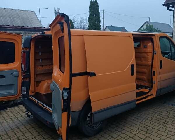 Помаранчевий Рено Трафік, об'ємом двигуна 2 л та пробігом 436 тис. км за 9000 $, фото 2 на Automoto.ua