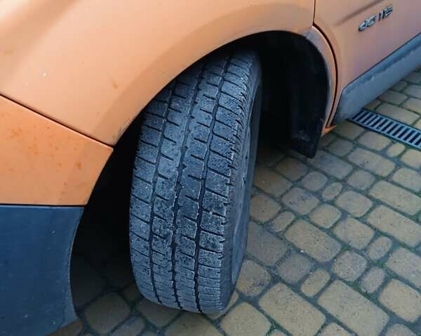 Помаранчевий Рено Трафік, об'ємом двигуна 2 л та пробігом 436 тис. км за 9000 $, фото 4 на Automoto.ua