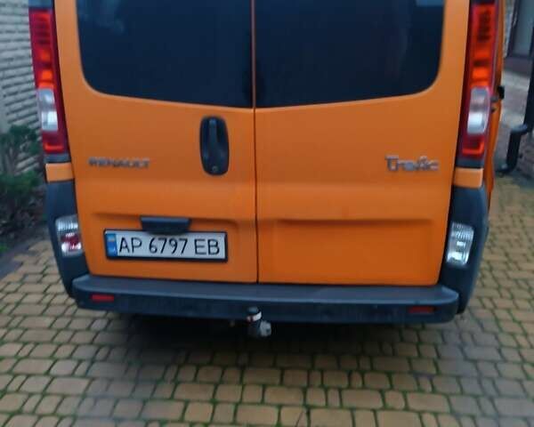 Помаранчевий Рено Трафік, об'ємом двигуна 2 л та пробігом 436 тис. км за 9000 $, фото 3 на Automoto.ua