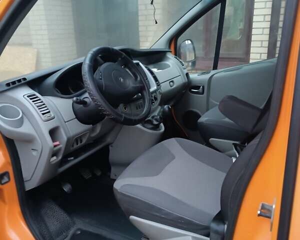 Помаранчевий Рено Трафік, об'ємом двигуна 2 л та пробігом 436 тис. км за 9000 $, фото 14 на Automoto.ua