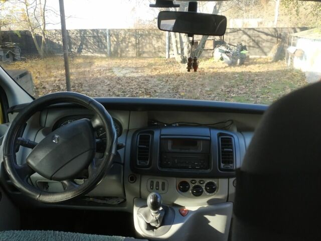 Помаранчевий Рено Трафік, об'ємом двигуна 2 л та пробігом 241 тис. км за 9000 $, фото 9 на Automoto.ua