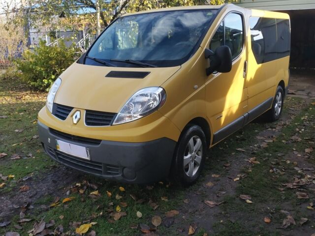 Помаранчевий Рено Трафік, об'ємом двигуна 2 л та пробігом 241 тис. км за 9000 $, фото 4 на Automoto.ua