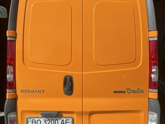 Оранжевый Рено Трафик, объемом двигателя 2 л и пробегом 316 тыс. км за 9050 $, фото 2 на Automoto.ua