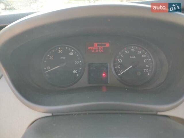 Оранжевый Рено Трафик, объемом двигателя 2 л и пробегом 155 тыс. км за 10499 $, фото 18 на Automoto.ua