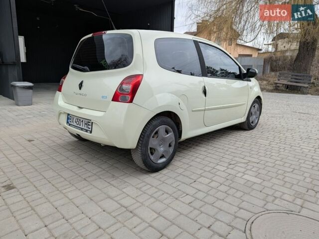Белый Рено Твинго, объемом двигателя 1.5 л и пробегом 165 тыс. км за 3999 $, фото 4 на Automoto.ua