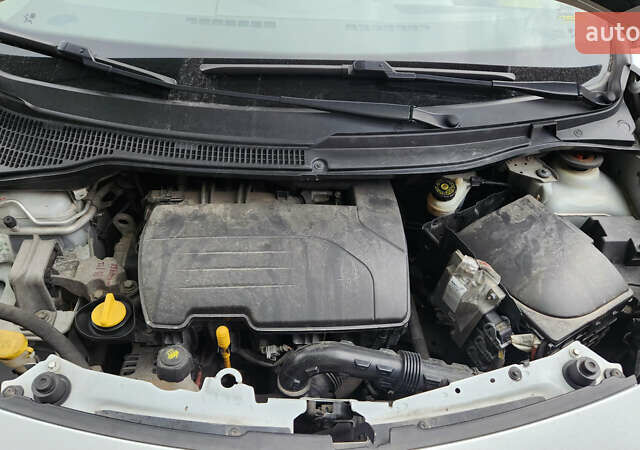 Белый Рено Твинго, объемом двигателя 1.15 л и пробегом 90 тыс. км за 4750 $, фото 11 на Automoto.ua