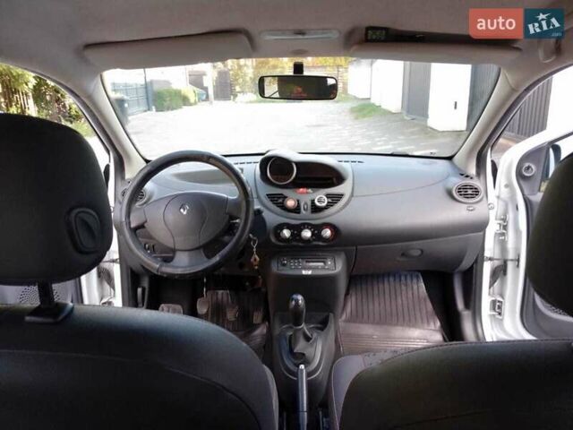 Рено Твінго 2011 у Львові на Automoto.ua Білий Рено Твінго, об'ємом двигуна 1.5 л та пробігом 231 тис. км за 3900 $, фото 11 на Automoto.ua