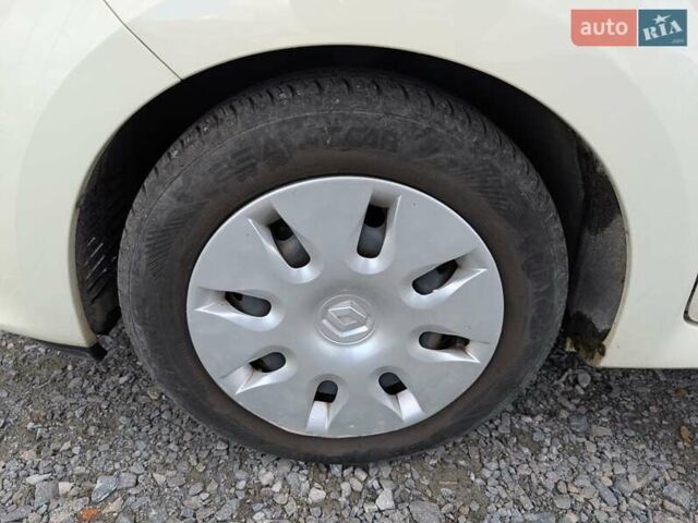 Белый Рено Твинго, объемом двигателя 1.1 л и пробегом 145 тыс. км за 4750 $, фото 18 на Automoto.ua