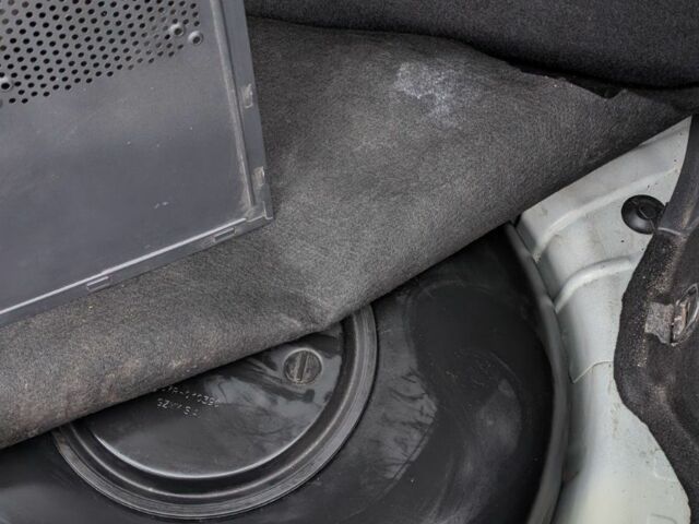 Белый Рено Твинго, объемом двигателя 1.1 л и пробегом 187 тыс. км за 4800 $, фото 7 на Automoto.ua